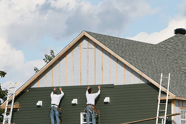 Professional Vinyl Siding technician working in Honey Grove, PA